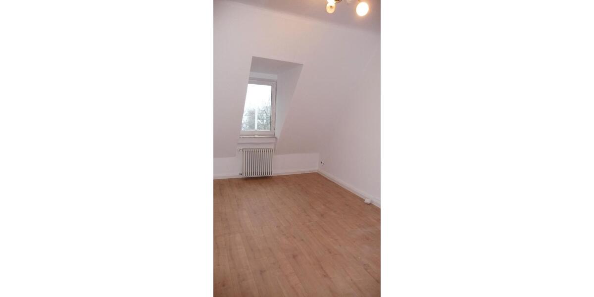Dachgeschoßwohnung Kaiserslautern Betzenberg - 3.5 Zimmer, 72 m&sup2;, 690&euro; | Angebot:26489723