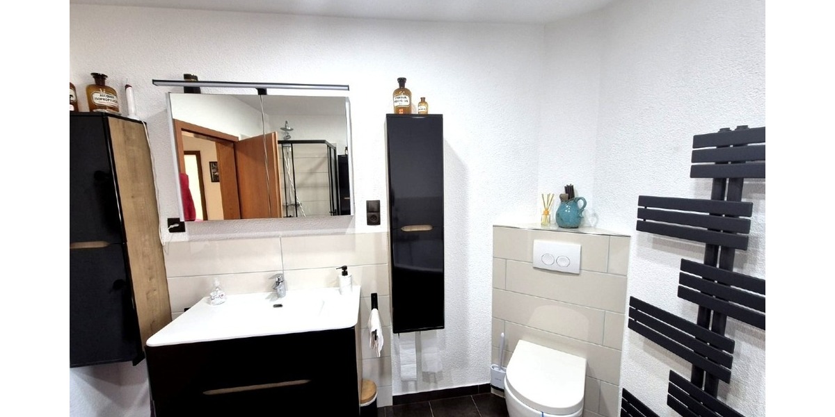 Großzügiges Wohnen für zwei Generationen: Poolbereich mit Poolbar & barrierefreiem EG - Zweifamilienhaus Katzweiler | Angebot:24408767