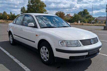 VW Passat 148.500 km 1.999 &euro; Eisenberg 67304