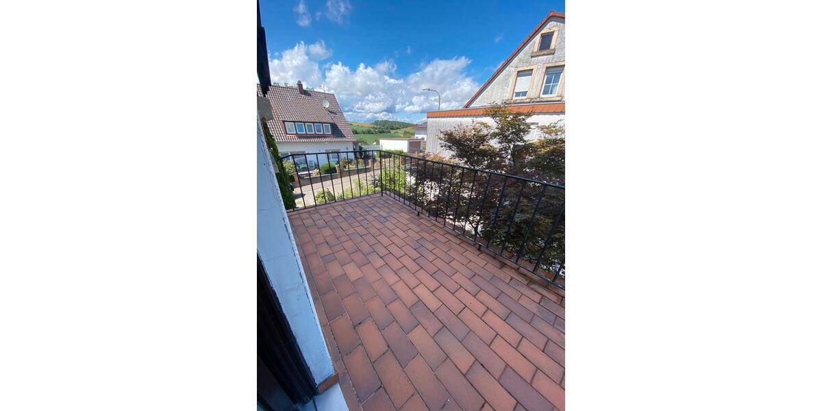 Dachgeschoßwohnung Katzweiler - 4 Zimmer, 114 m&sup2;, 950&euro; | Angebot:25305851