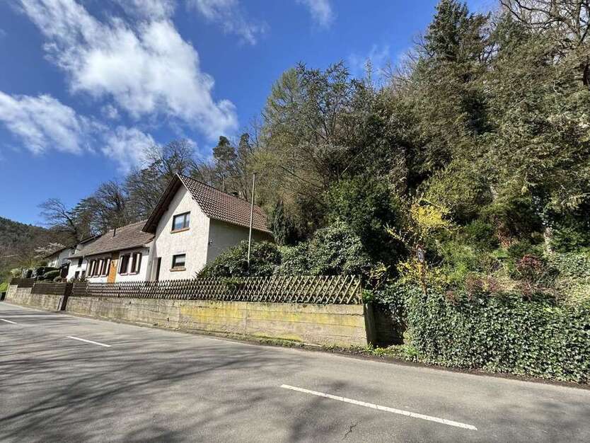 Haus zum Kaufen in Altleiningen 160.000 € 130 m²