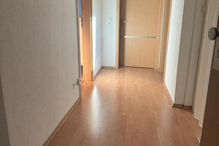 Wohnung Kaiserslautern - 2.5 Zimmer, 65 m&sup2;, 690&euro; | Angebot:25852442