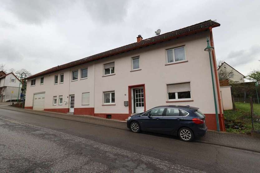 Haus zum Kaufen in Thaleischweiler-Fröschen 275.000 € 220 m²