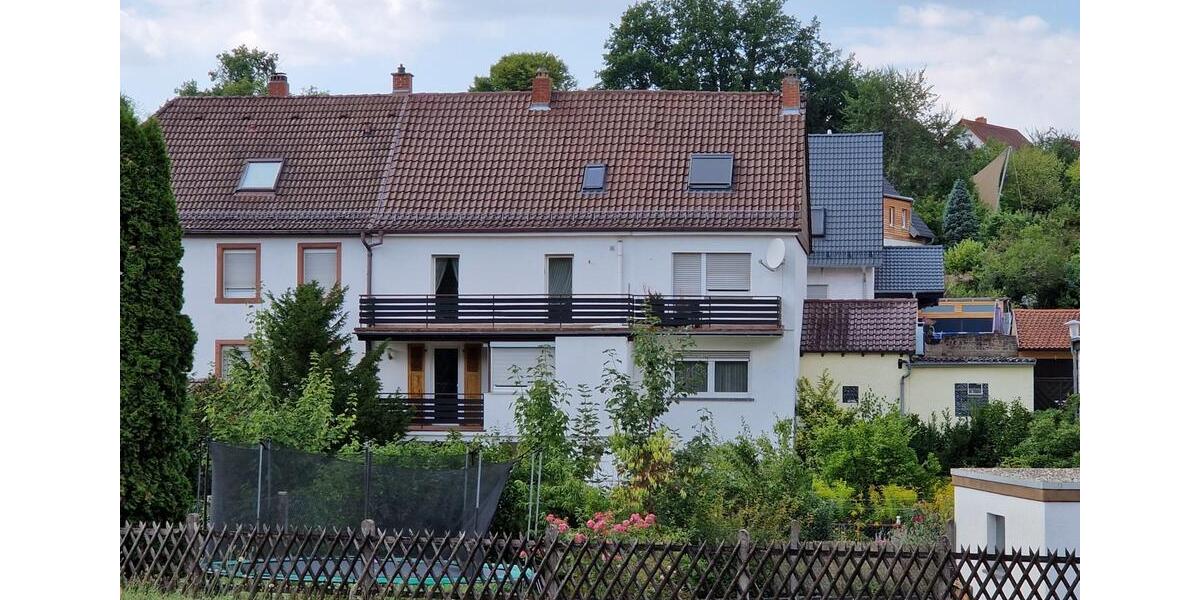 Gepflegtes Ein-Zweifamilienhaus mit Garten und schöner Aussicht 8 zimmer