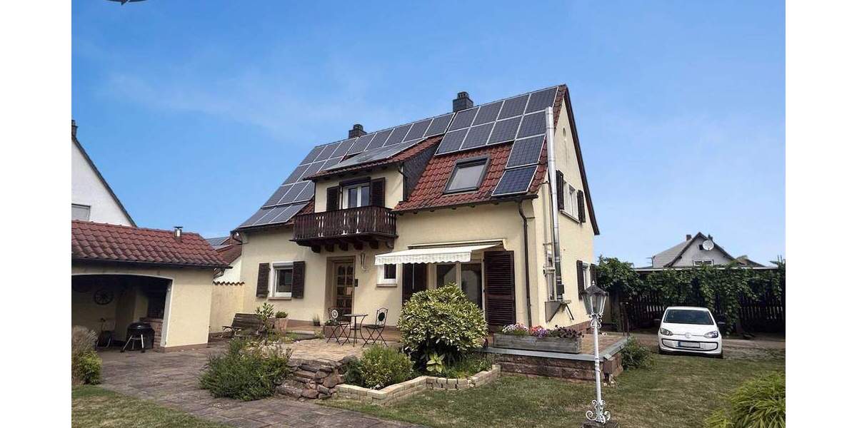 Gepflegtes Einfamilienhaus mit sehr schönem Garten & Garage in ruhiger Lage Morlautern, vermietet 6 zimmer