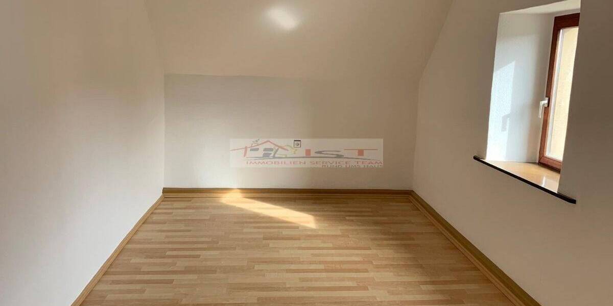 Doppelhaushälfte Jettenbach - 8 Zimmer, 170 m&sup2;, 150.000&euro; | Angebot:25666424