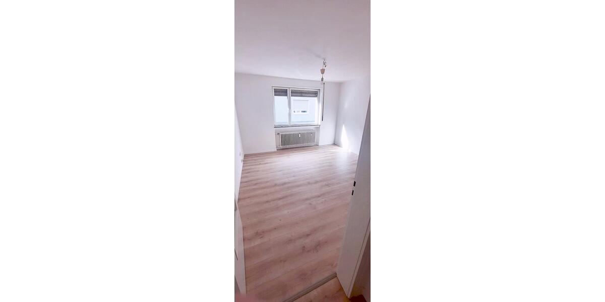 Renovierte Wohnung Nähe Mall K-in Lautern für Single oder Paare 2 zimmer