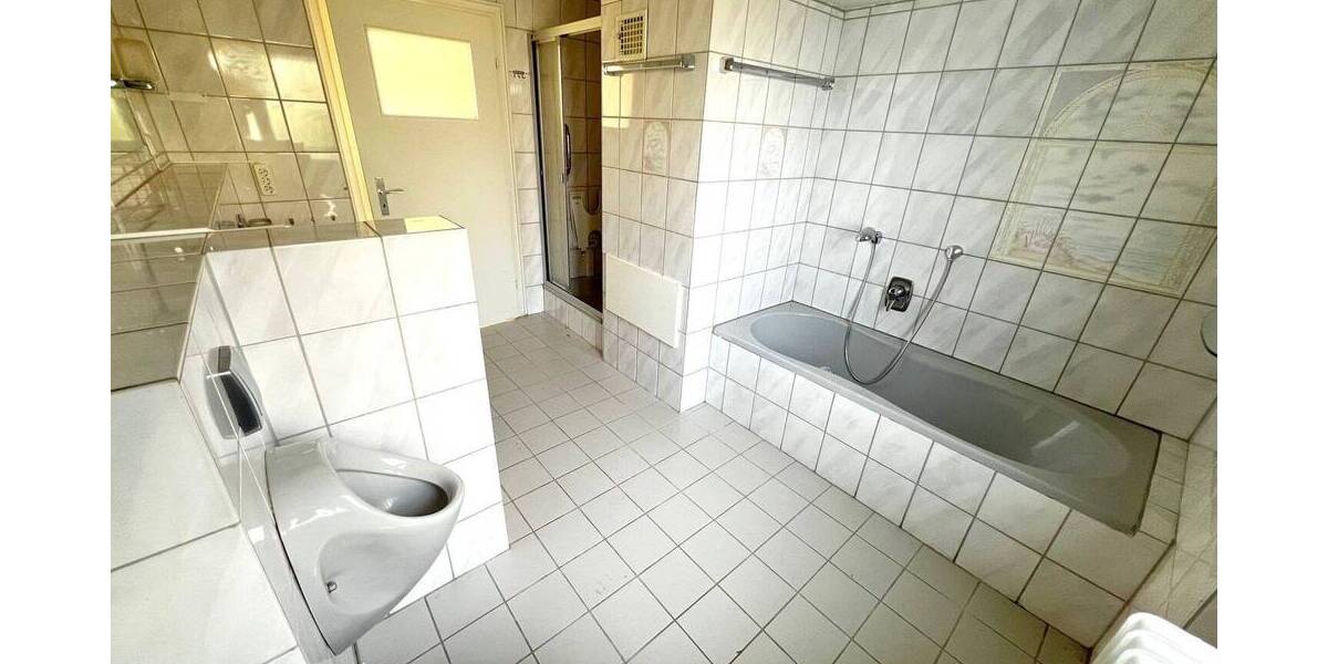 Einfamilienhaus Kaiserslautern Innenstadt - 5 Zimmer, 137 m&sup2;, 198.000&euro; | Angebot:26308490