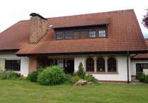 Haus zum Mieten in Katzweiler 3.000 € 325 m²