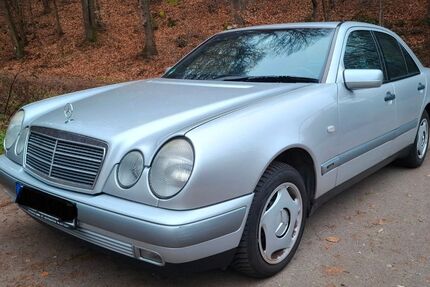 Mercedes-Benz E 240 178.000 km 2.700 &euro; Thaleischweiler 66987