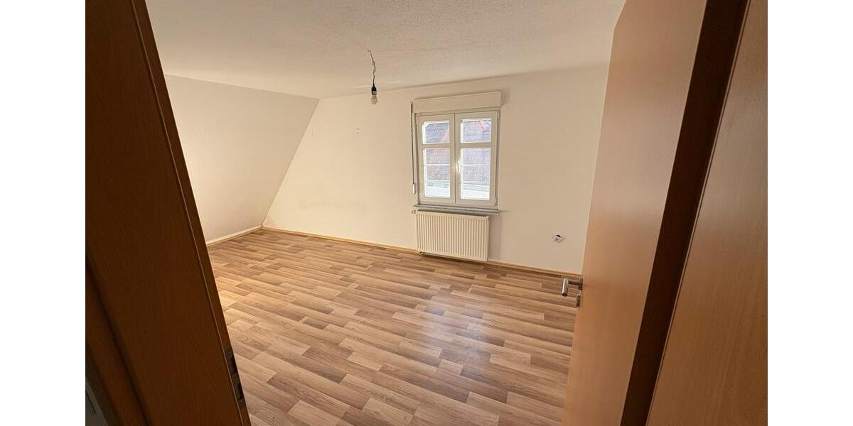 Wohnung zu Vermieten in Eisenberg 3ZKB 3 zimmer