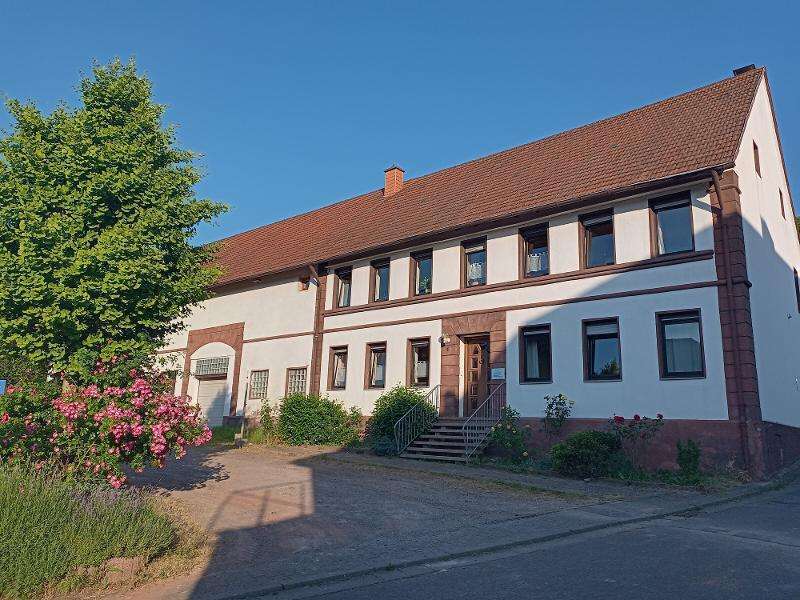 Haus zum Kaufen in Bedesbach 255.000 € 186 m²