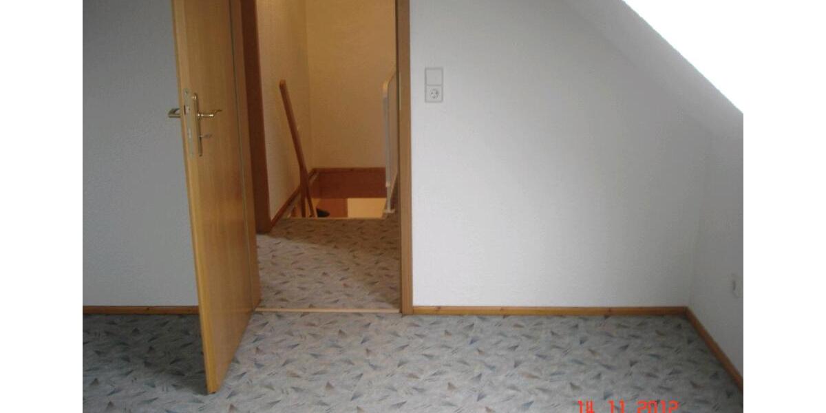 Dachgeschoßwohnung Steinwenden - 3 Zimmer, 90 m&sup2;, 700&euro; | Angebot:24711466