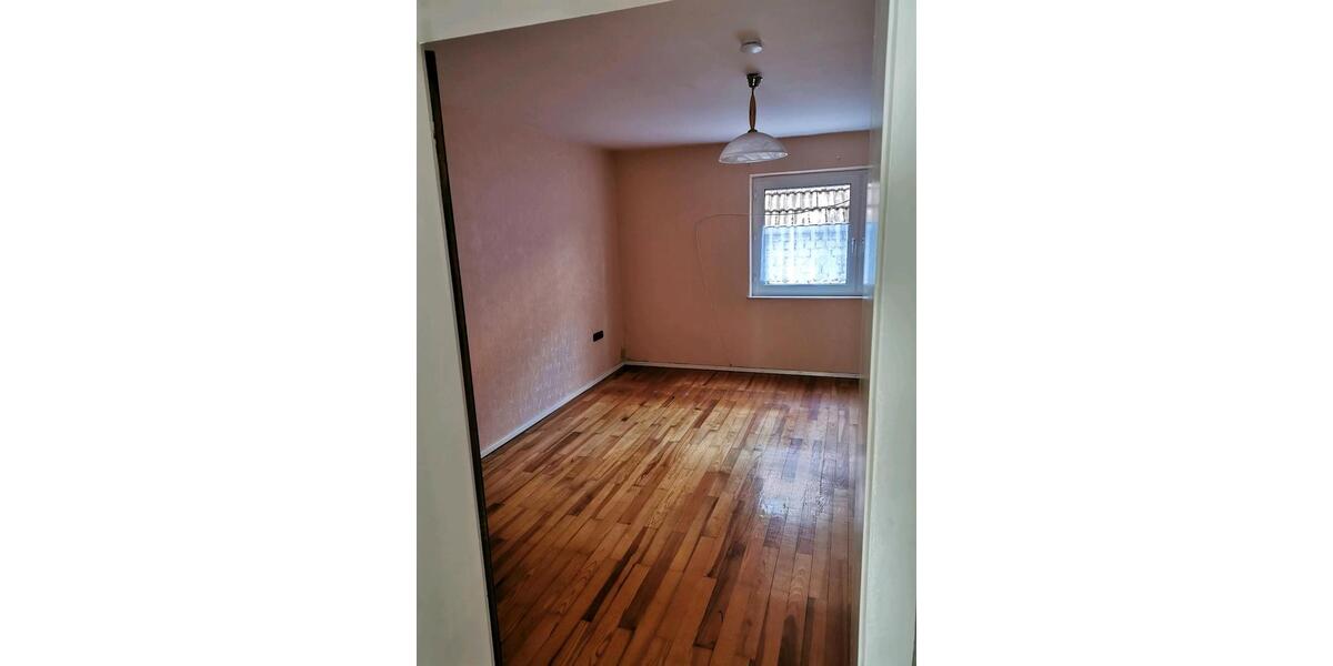 Doppelhaushälfte Wolfstein - 5 Zimmer, 130 m&sup2;, 122.000&euro; | Angebot:23130635