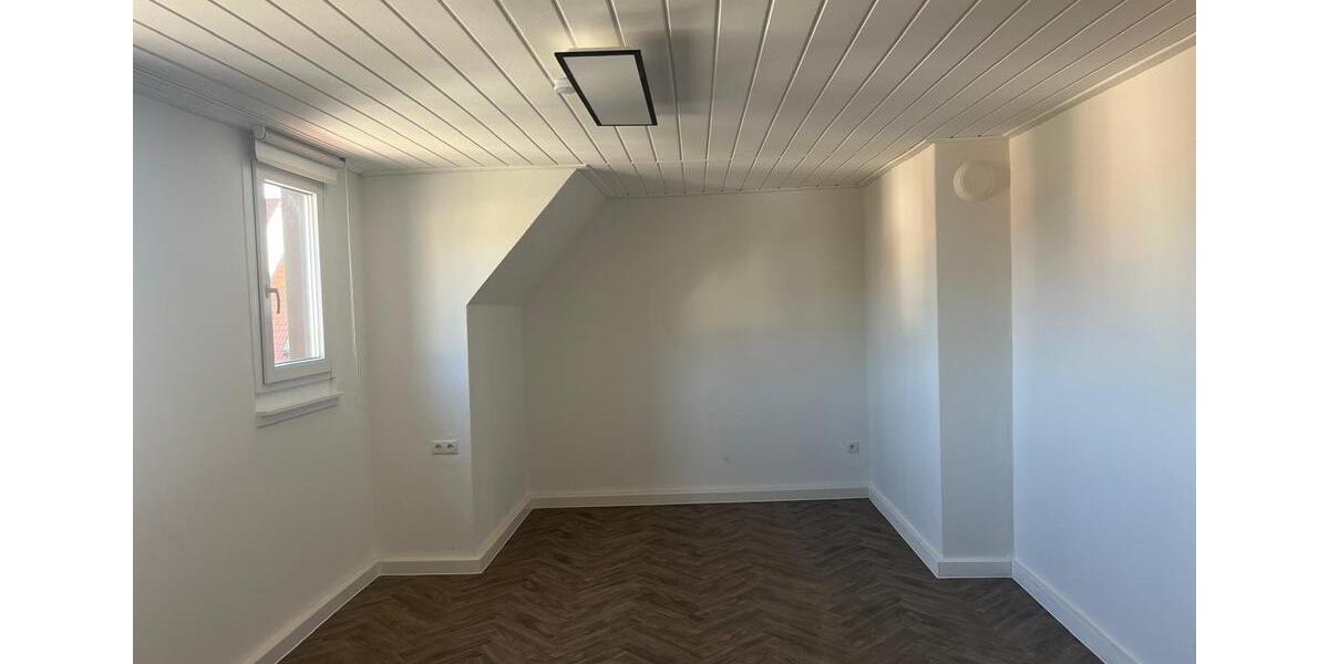 Dachgeschoss Wohnung in Neustadt an der Weinstraße 1.5 zimmer