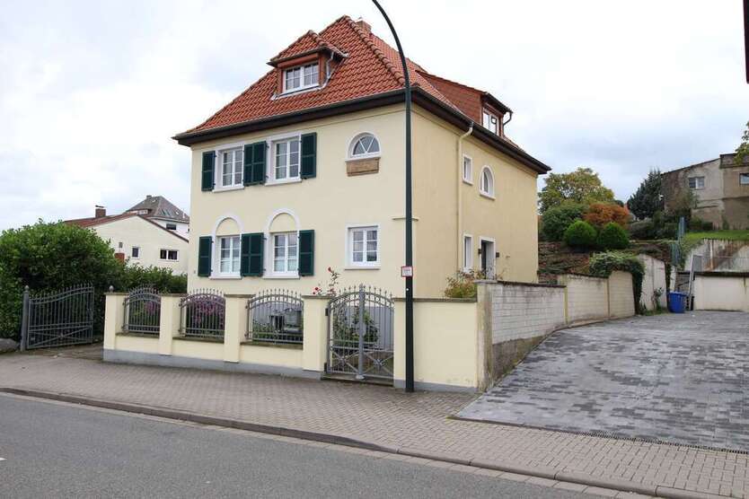 Haus zum Kaufen in Bad Dürkheim 980.000 € 200 m²