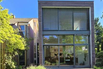 Haus zum Kaufen in Kaiserslautern 680.000 € 230 m² 7 zimmer