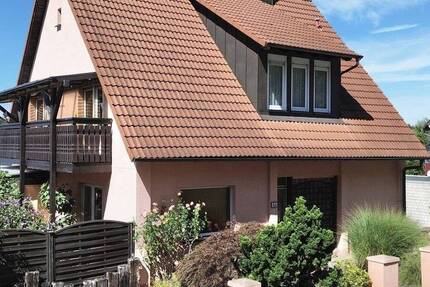 KL-Hohenecken: Freistehendes Zweifamilienhaus mit Doppelgarage, PKW-Stellplätzen und Garten 5 zimmer