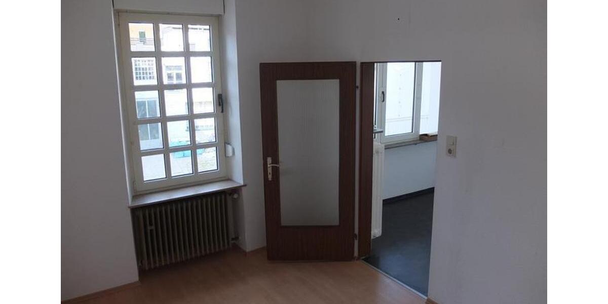 Schöne Maisonettewohnung = Haus im Haus gewerblich geeignet als Mitarbeiter-Unterkunft 7 zimmer