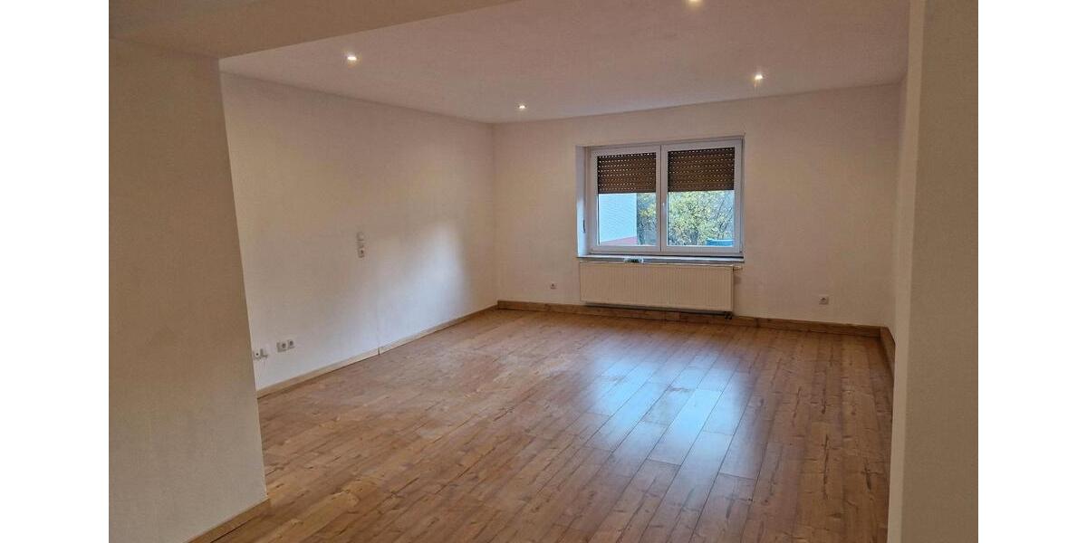 Erdgeschoßwohnung Gries - 3 Zimmer, 96 m&sup2;, 800&euro; | Angebot:26080396