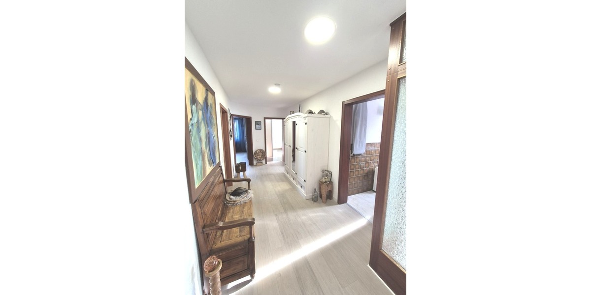 Großzügiges Wohnen für zwei Generationen: Poolbereich mit Poolbar & barrierefreiem EG - Zweifamilienhaus Katzweiler | Angebot:24408767