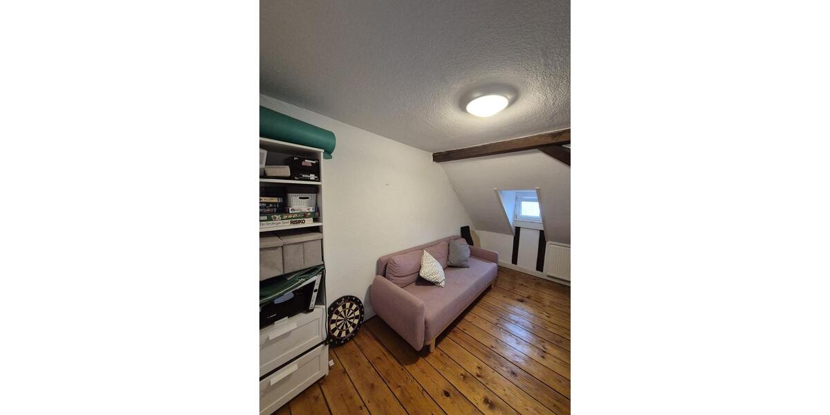 Dachgeschoßwohnung Kaiserslautern Betzenberg - 4 Zimmer, 16 m&sup2;, 365&euro; | Angebot:26448933