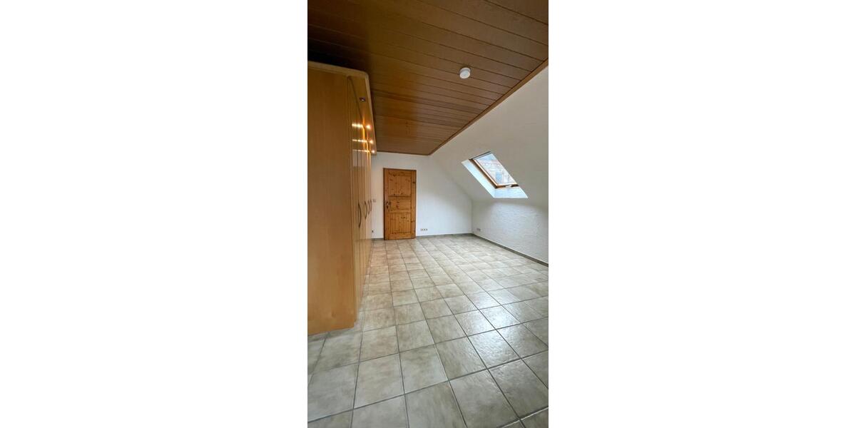 Doppelhaushälfte Bad Dürkheim - 5 Zimmer, 170 m&sup2;, 1.500&euro; | Angebot:25756085