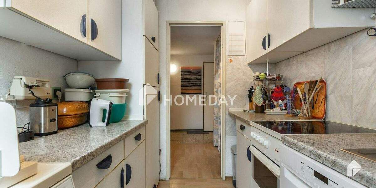 Ruhige Lage! DG-Wohnung mit 4 Zimmern, EBK und Keller 4 zimmer