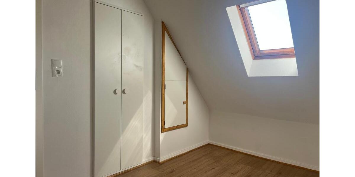 Dachgeschoss Wohnung in Neustadt an der Weinstraße 1.5 zimmer