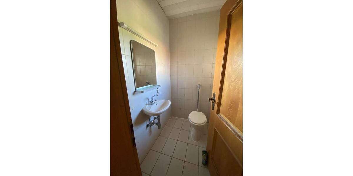 Bungalow Wallhalben - 7 Zimmer, 260 m&sup2;, 1.900&euro; | Angebot:26190672