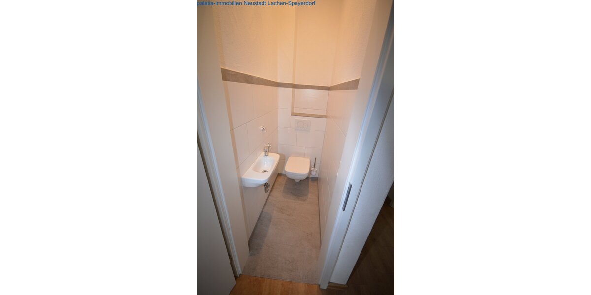 Eine wunderschoene Altbauwohnung in zentraler Stadtlage. - Erdgeschoßwohnung Neustadt Kernstadt | Angebot:20827926