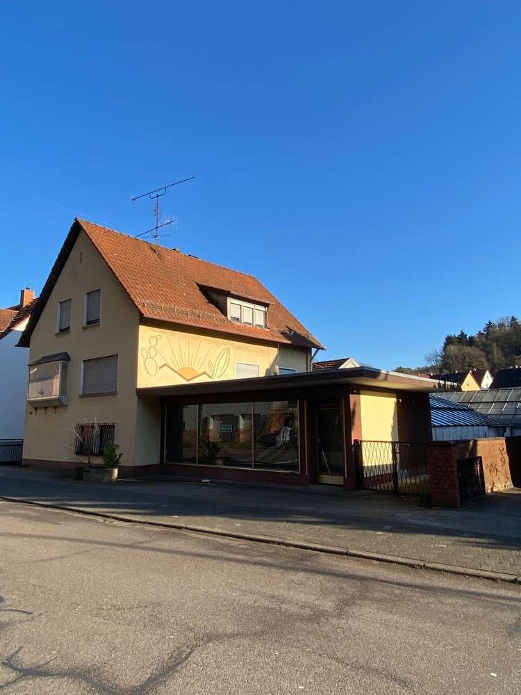 Haus zum Kaufen in Zweibrücken Oberauerbach 150.000 € 260 m²