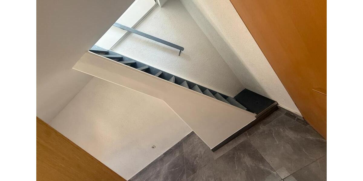 Reihenhaus Kaiserslautern Betzenberg - 8 Zimmer, 100 m&sup2;, 2.000&euro; | Angebot:27702868