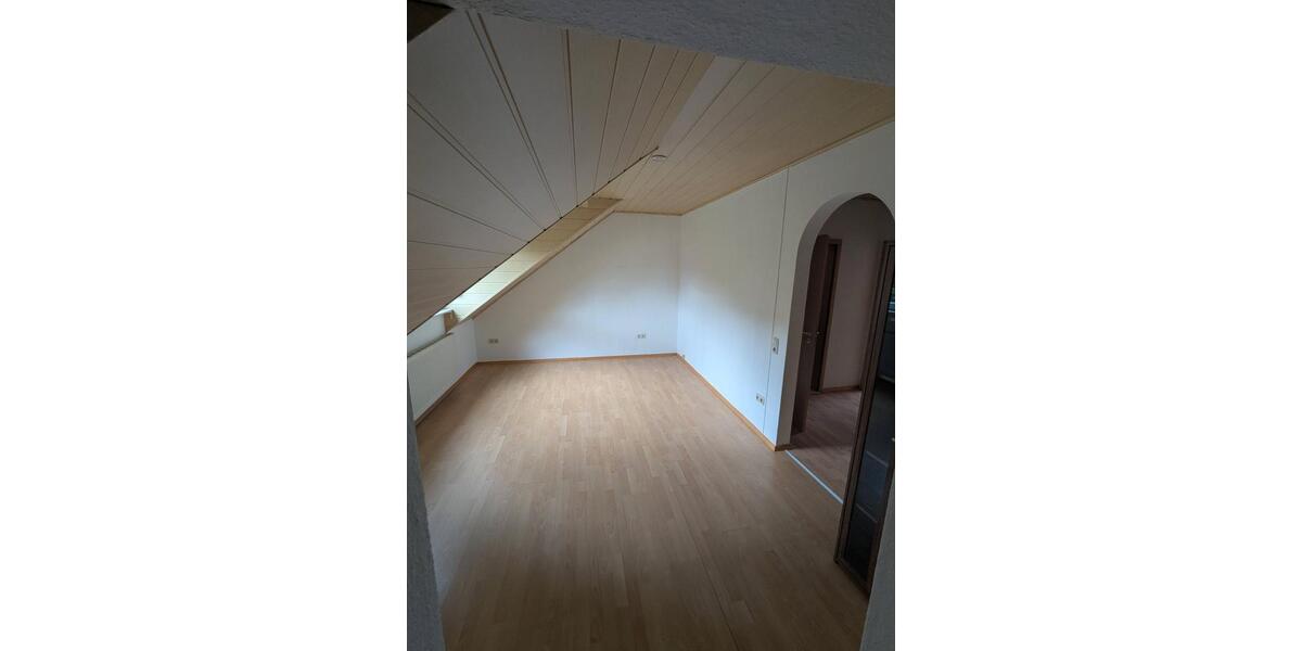 Dachgeschoßwohnung Kusel - 2 Zimmer, 42 m&sup2;, 350&euro; | Angebot:26222606
