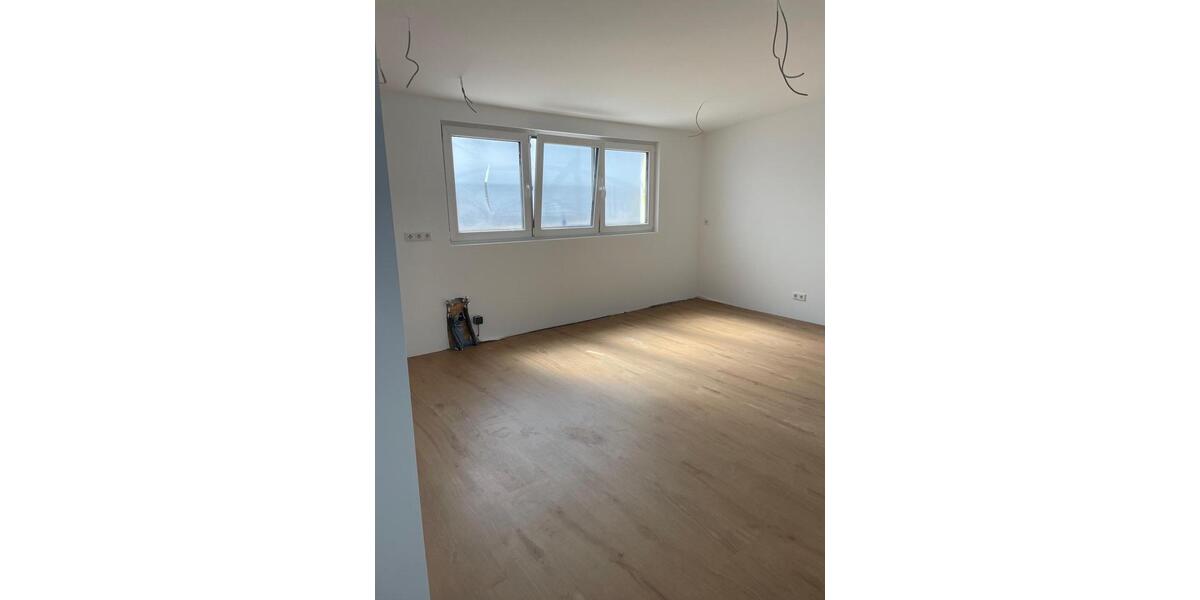Dachgeschoßwohnung Rodenbach - 3 Zimmer, 77 m&sup2;, 900&euro; | Angebot:26166256