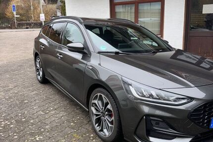 Ford Focus 123.000 km 14.400 &euro; Carlsberg 67316