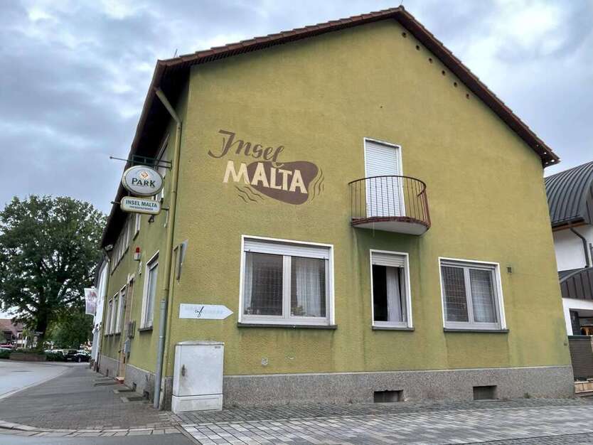 Haus zum Kaufen in Enkenbach-Alsenborn 215.000 € 278 m²