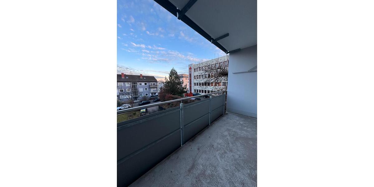 Erstbezug nach Sanierung: 4 Zimmer Küche, Bad, Gäste-WC, Balkon 4 zimmer