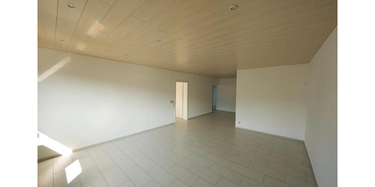 Dachgeschoßwohnung Ramstein-Miesenbach Miesenbach - 3 Zimmer, 91 m&sup2;, 910&euro; | Angebot:25305845