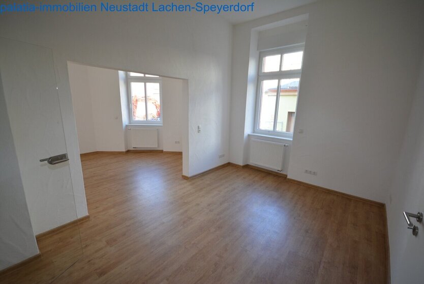 Eine wunderschoene Altbauwohnung in zentraler Stadtlage. 3 zimmer