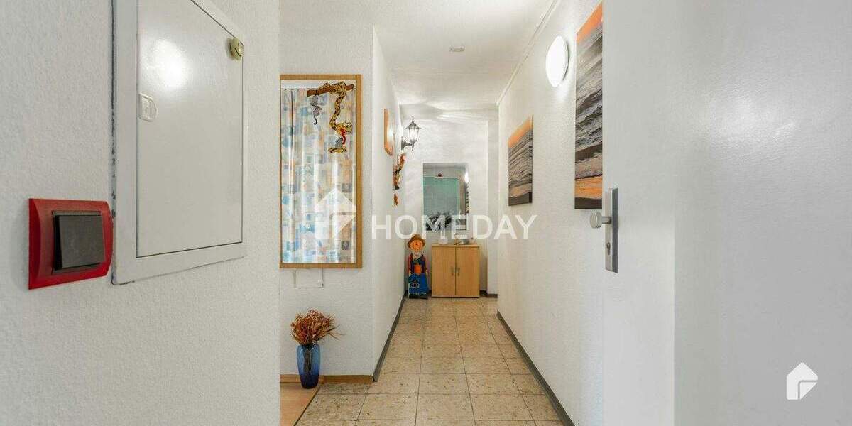 Ruhige Lage! DG-Wohnung mit 4 Zimmern, EBK und Keller 4 zimmer