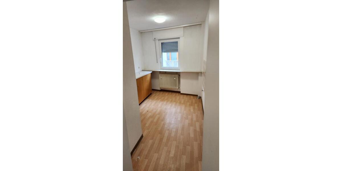 Einfamilienhaus Mehlingen - 7 Zimmer, 180 m&sup2;, 2.000&euro; | Angebot:24739345