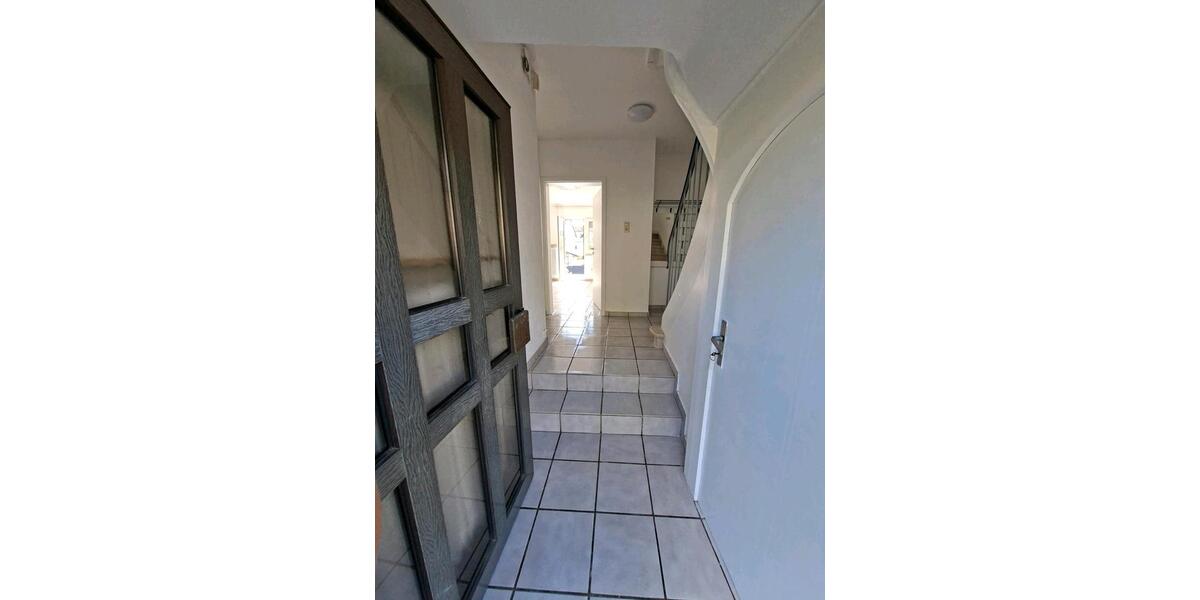 Einfamilienhaus Kaiserslautern Bahnheim - 5 Zimmer, 120 m&sup2;, 1.800&euro; | Angebot:27717985