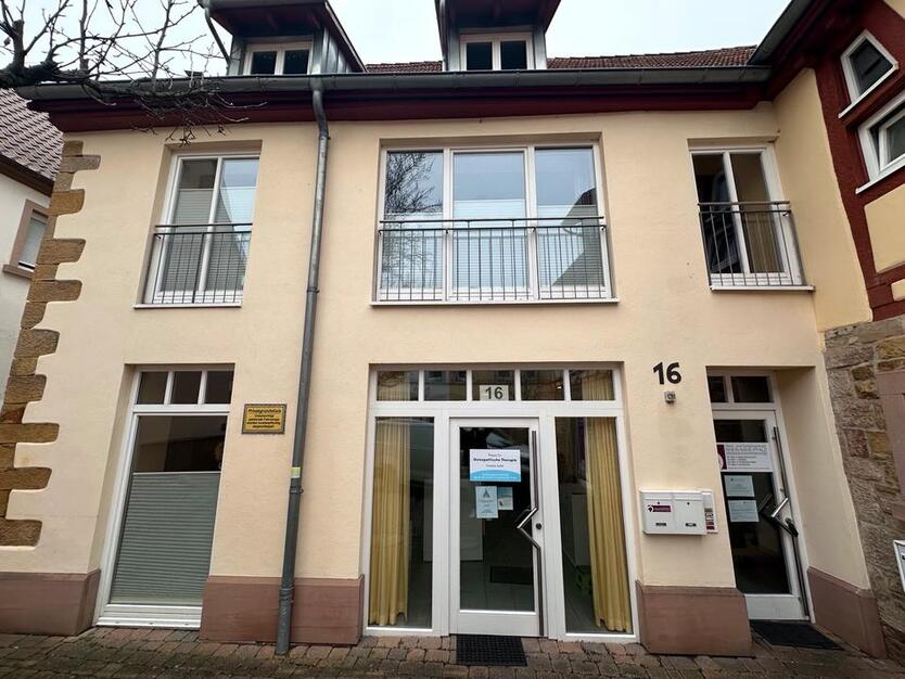 Ab sofort Praxisräume oder Büro in Rockenhausen in zentraler Lage