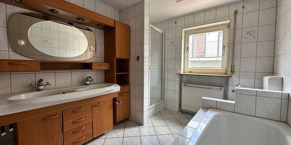 Etagenwohnung Kaiserslautern Innenstadt - 2 Zimmer, 114 m&sup2;, 215.000&euro; | Angebot:26806766