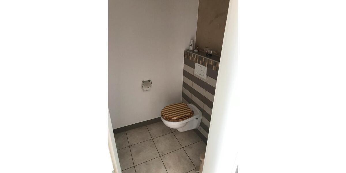 Erdgeschoßwohnung Steinwenden - 5 Zimmer, 128 m&sup2;, 1.250&euro; | Angebot:26356347