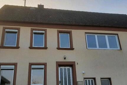 Großes Haus in 66892 Elschbach zu vermieten. 7 zimmer