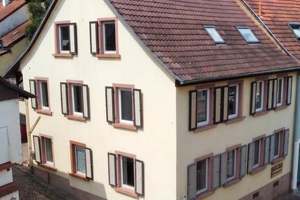 Haus Wolfstein - 7 Zimmer, 240 m&sup2;, 1.250&euro; | Angebot:27650656