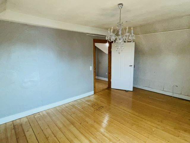 Mehrfamilienhaus, Wohnhaus Kirchheimbolanden - 6 Zimmer, 175 m&sup2;, 275.000&euro; | Angebot:25727114