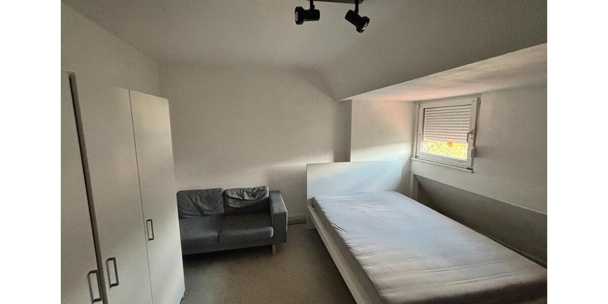 Dachgeschoßwohnung Kaiserslautern Bahnheim - 1 Zimmer, 30 m&sup2;, 290&euro; | Angebot:26250602